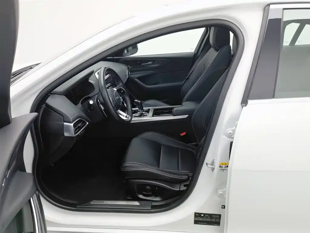 Jaguar XEL 2023 из CN, фото 8
