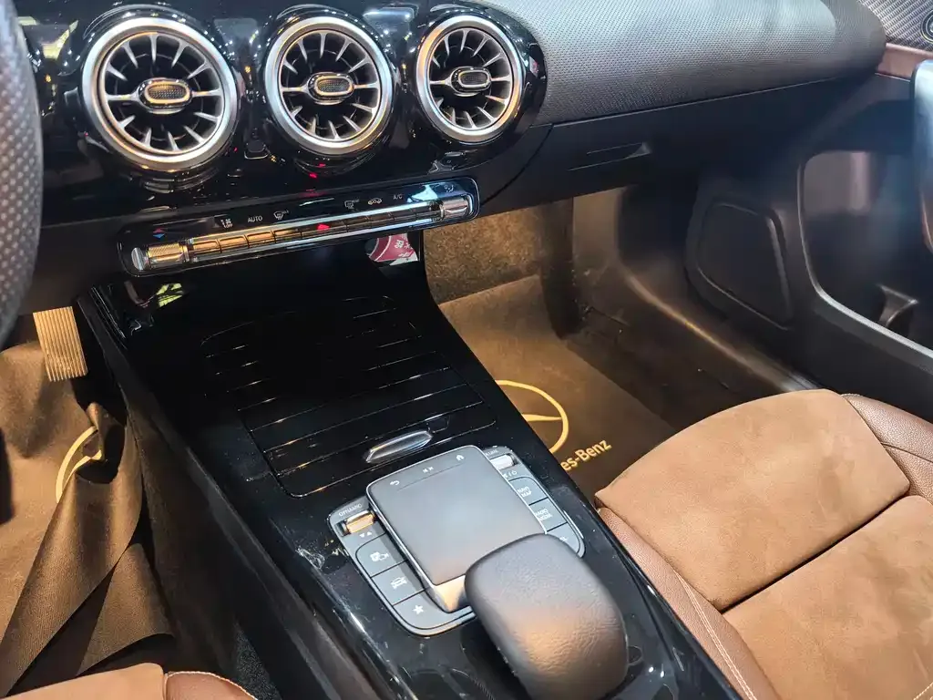 Mercedes-Benz A-Class 2024 из CN, фото 10