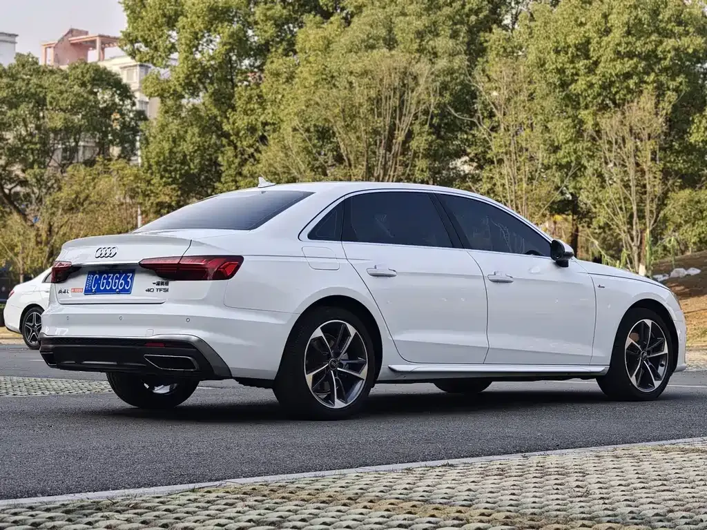 Audi A4L 2024 из CN, фото 5