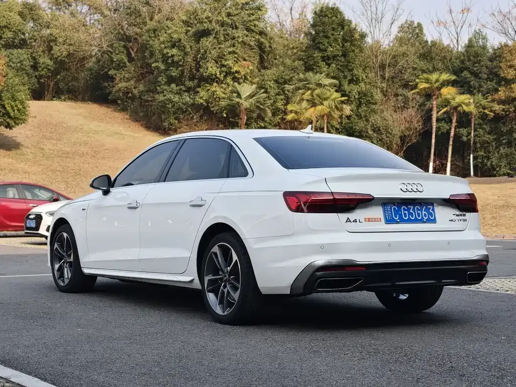 Audi A4L 2024 из CN, фото 8