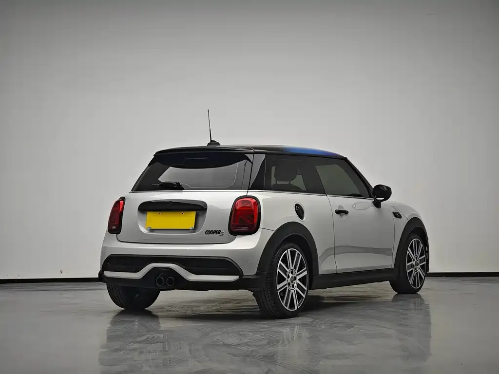 MINI Cooper (3-door) 2022 из CN, фото 2