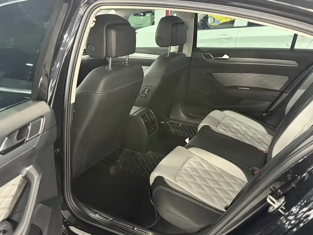 Volkswagen Magotan 2023 из CN, фото 4