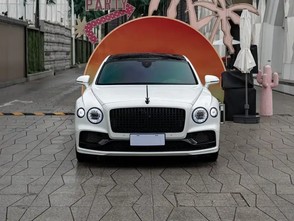 Bentley Flying Spur 2023 из CN, фото 4