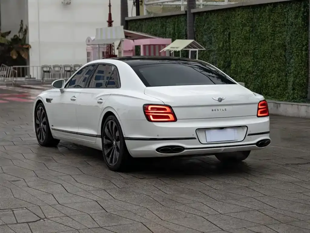 Bentley Flying Spur 2023 из CN, фото 3