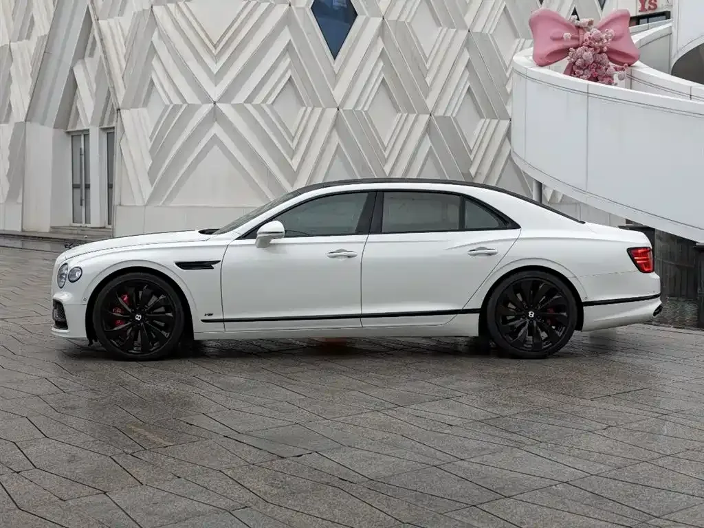 Bentley Flying Spur 2023 из CN, фото 9