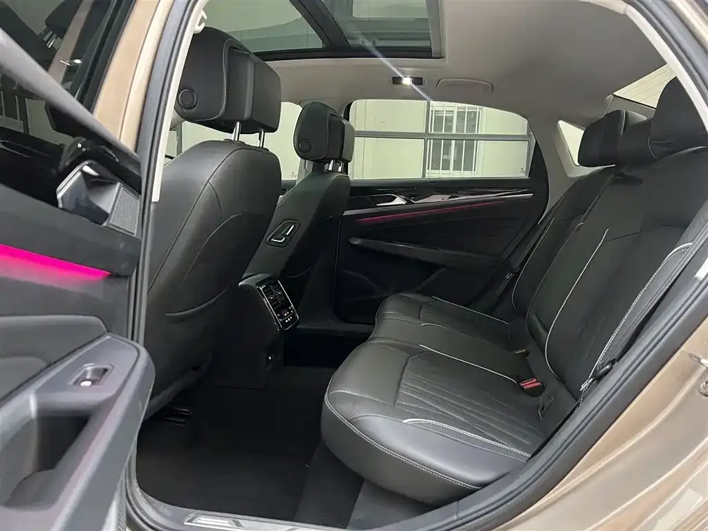 Volkswagen Passat 2021 из CN, фото 6