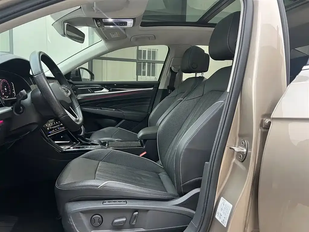 Volkswagen Passat 2021 из CN, фото 4