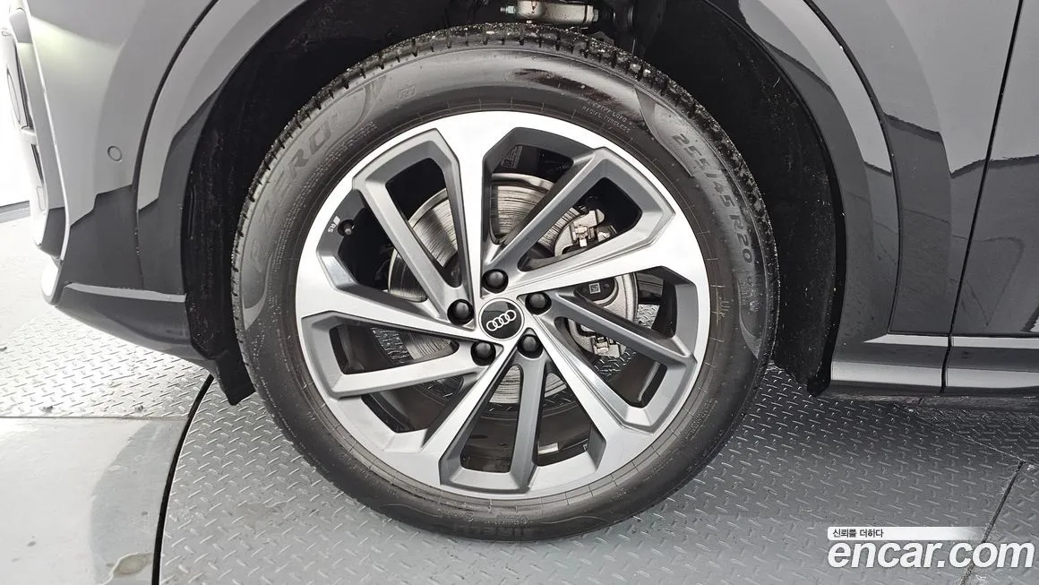Audi Q5 2025 из KR, фото 10