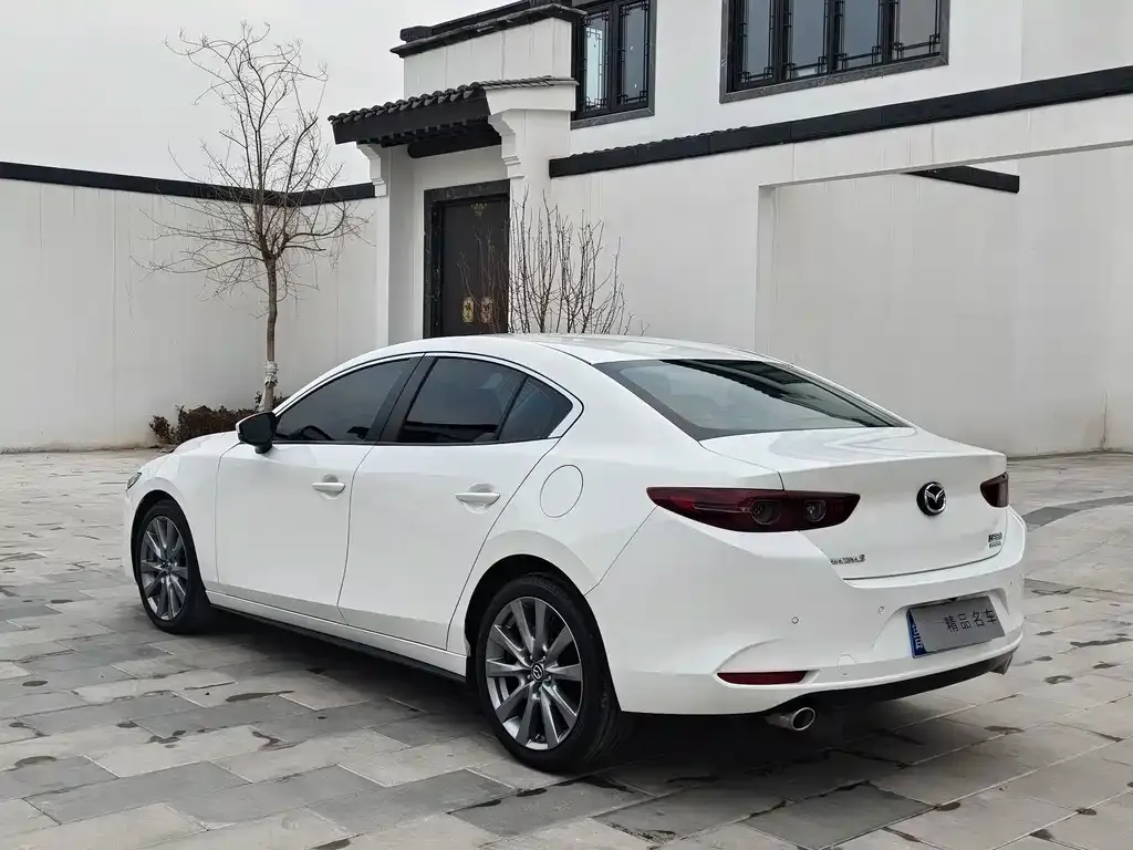 Mazda 3 Axela — фото 3