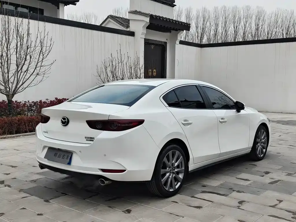 Mazda 3 Axela — фото 10