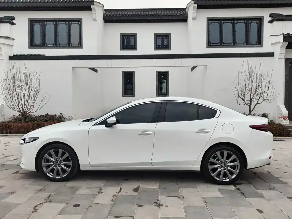 Mazda 3 Axela — фото 2