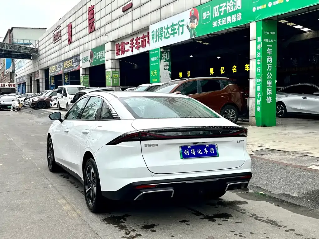 Geely Galaxy L6 — фото 10