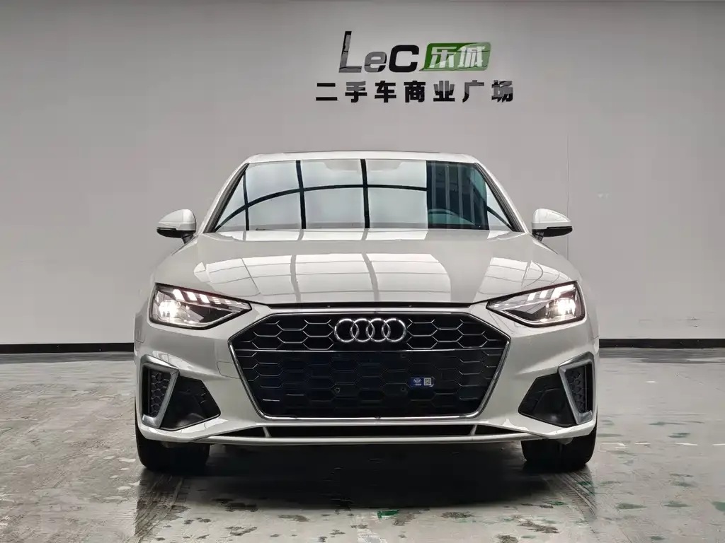 Audi A4L 2023 из CN, фото 3