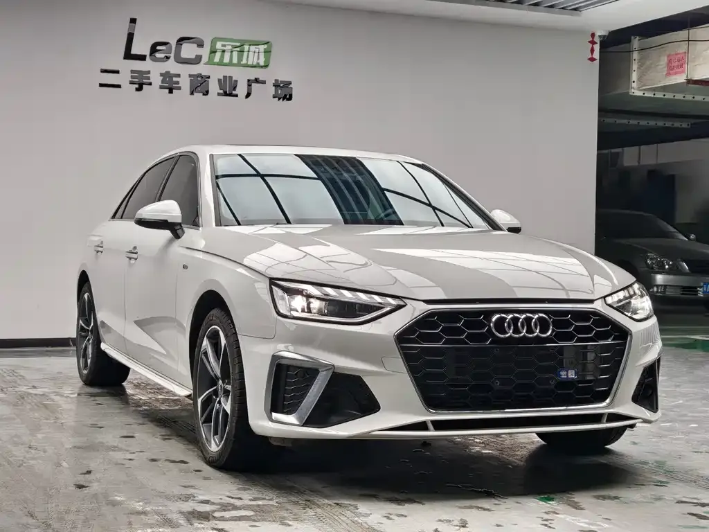 Audi A4L 2023 из CN, фото 6