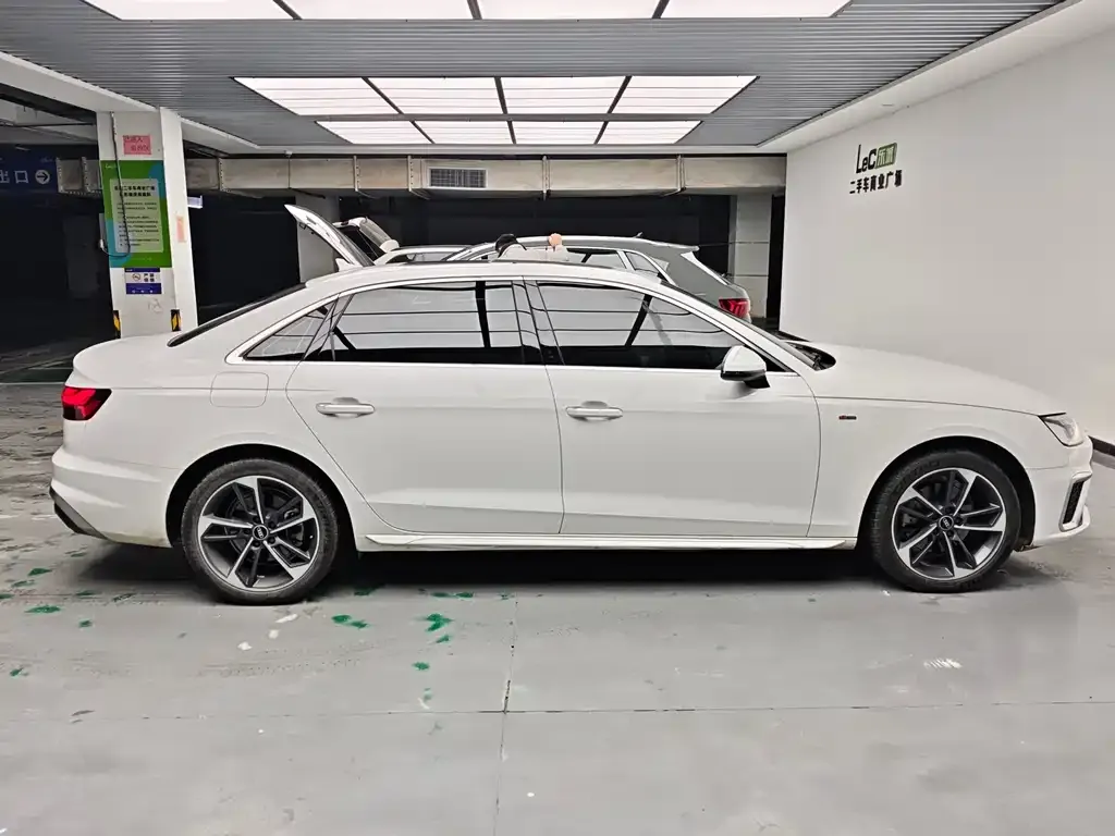 Audi A4L 2023 из CN, фото 10