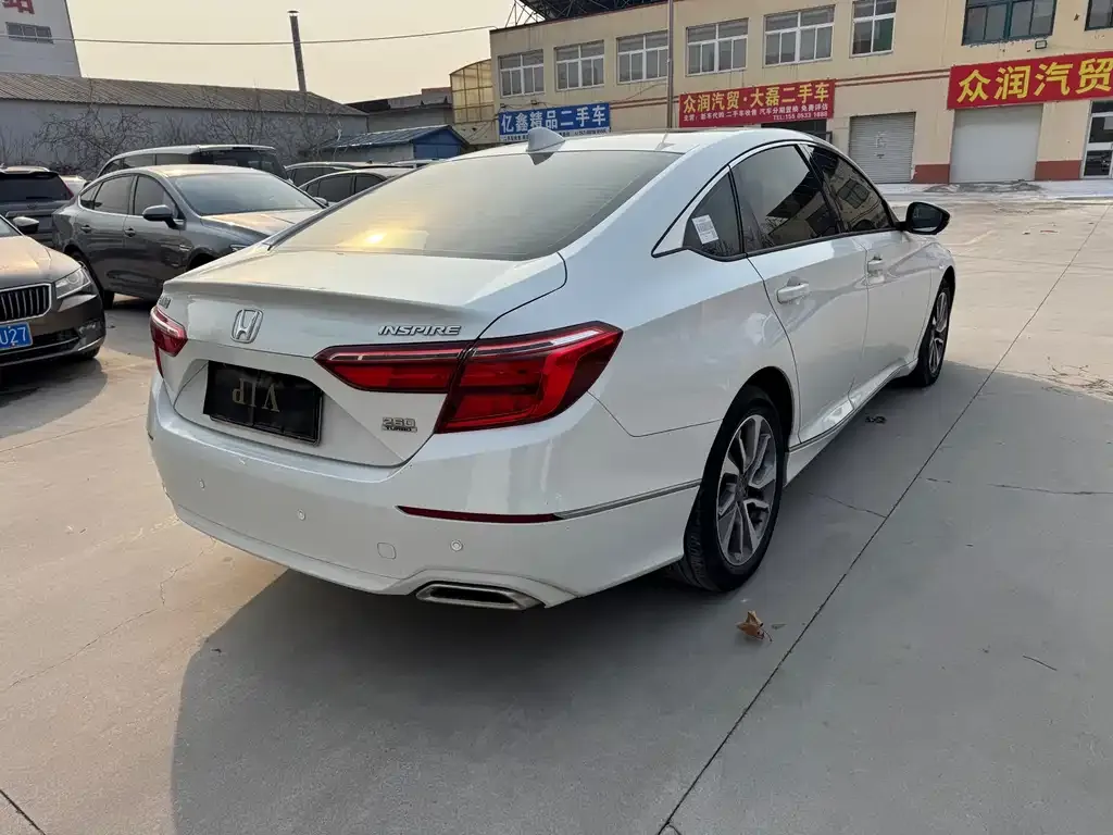 Honda Inspire — фото 10