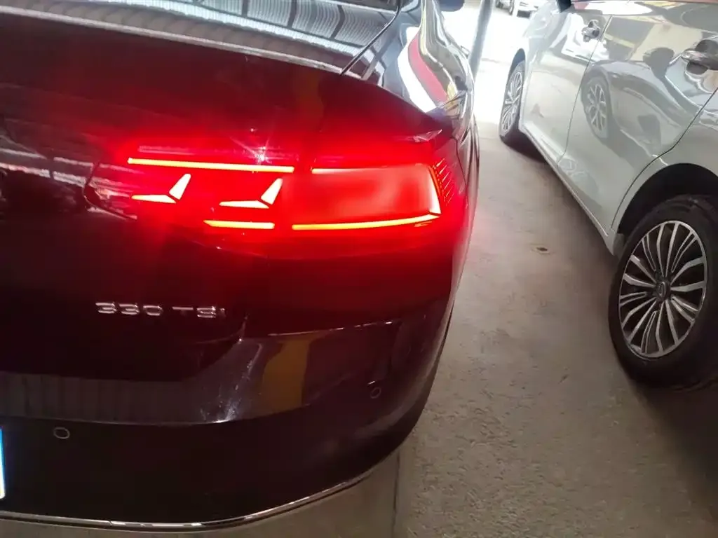Volkswagen Magotan 2022 из CN, фото 2