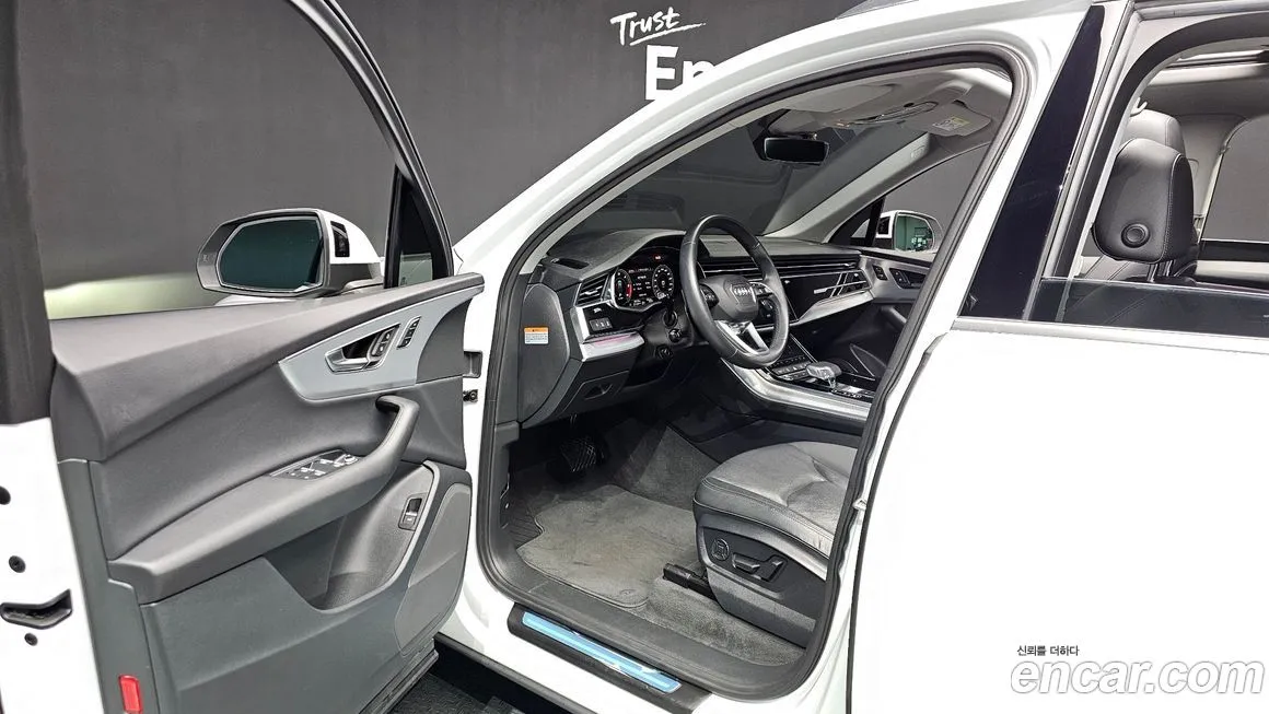 Audi Q7 2021 из KR, фото 10