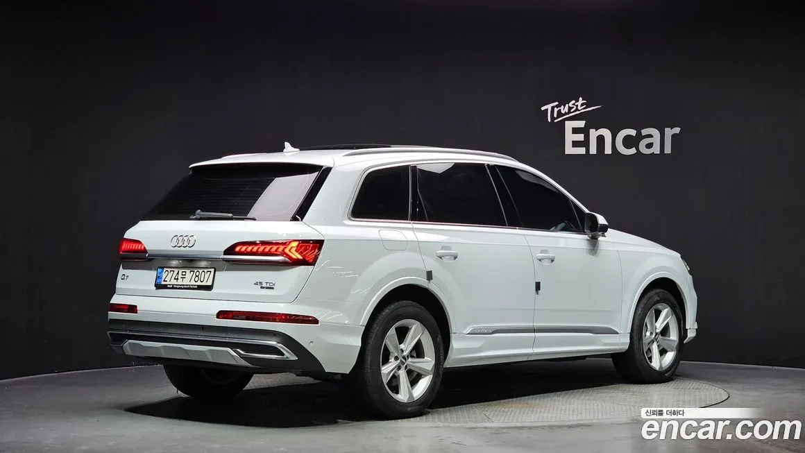 Audi Q7 2021 из KR, фото 3