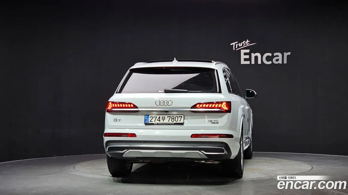 Audi Q7 2021 из KR, фото 2