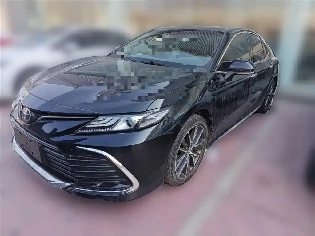 Toyota Camry — фото 5