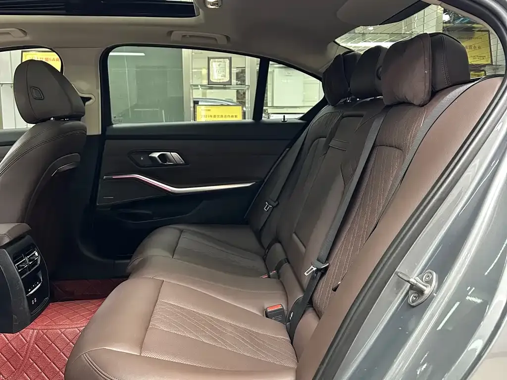 BMW 3 Series 2022 из CN, фото 10