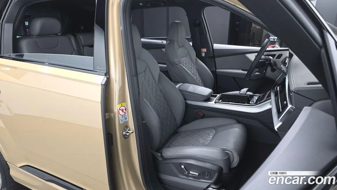 Audi Q7 2025 из KR, фото 7