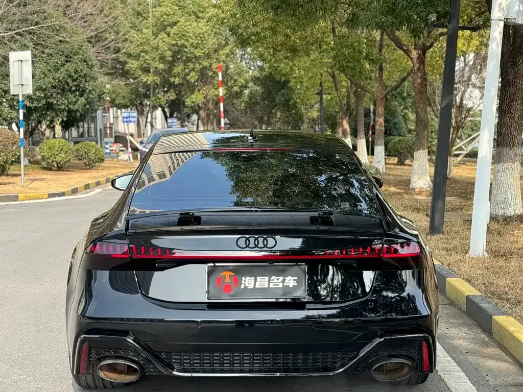 Audi RS 7 2023 из CN, фото 8