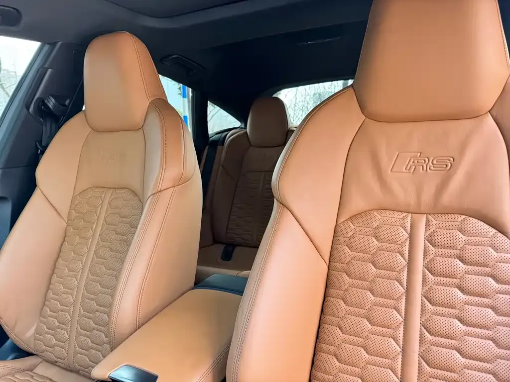 Audi RS 7 2023 из CN, фото 4