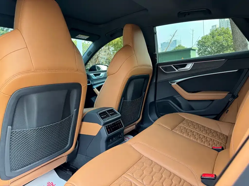 Audi RS 7 2023 из CN, фото 2