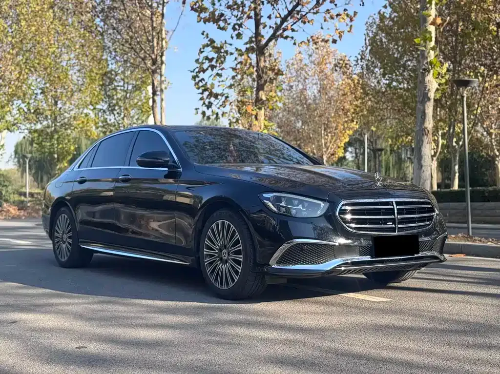 Mercedes-Benz E-Class — фото 9