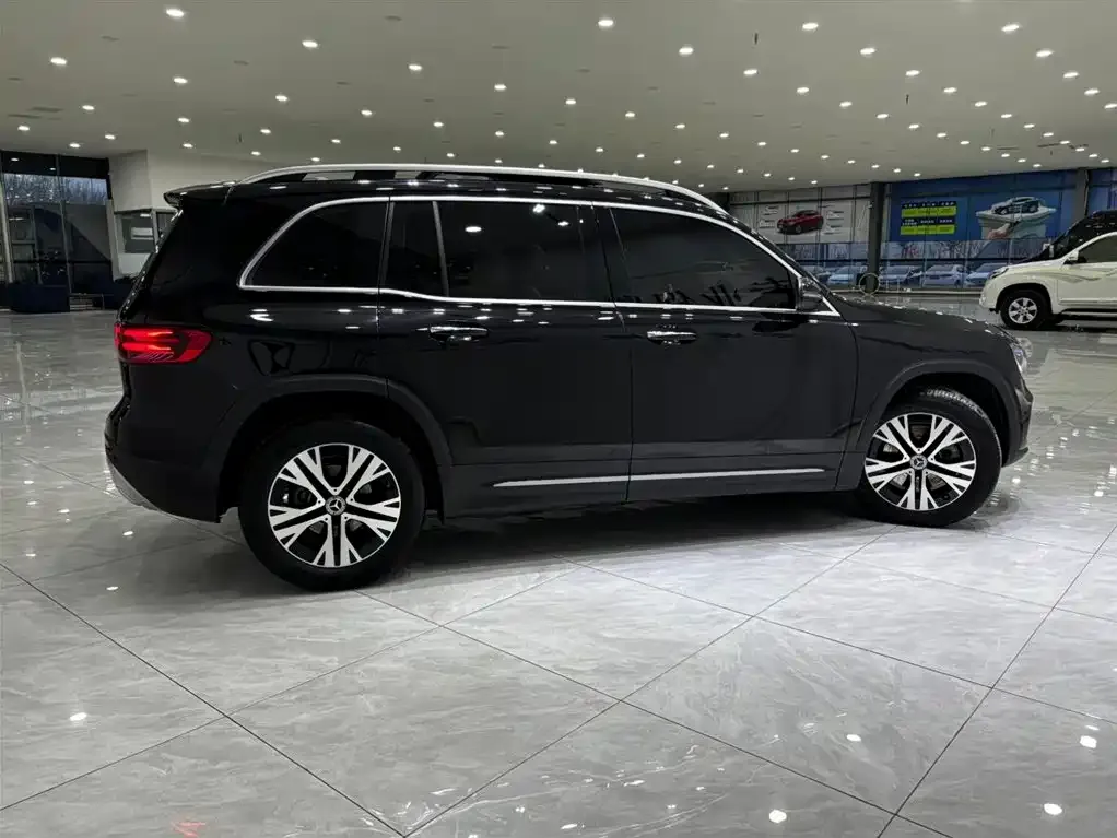 Mercedes-Benz GLB — фото 9