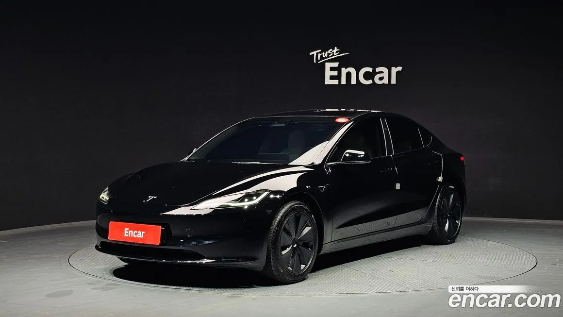 Tesla Model 3 — фото 1
