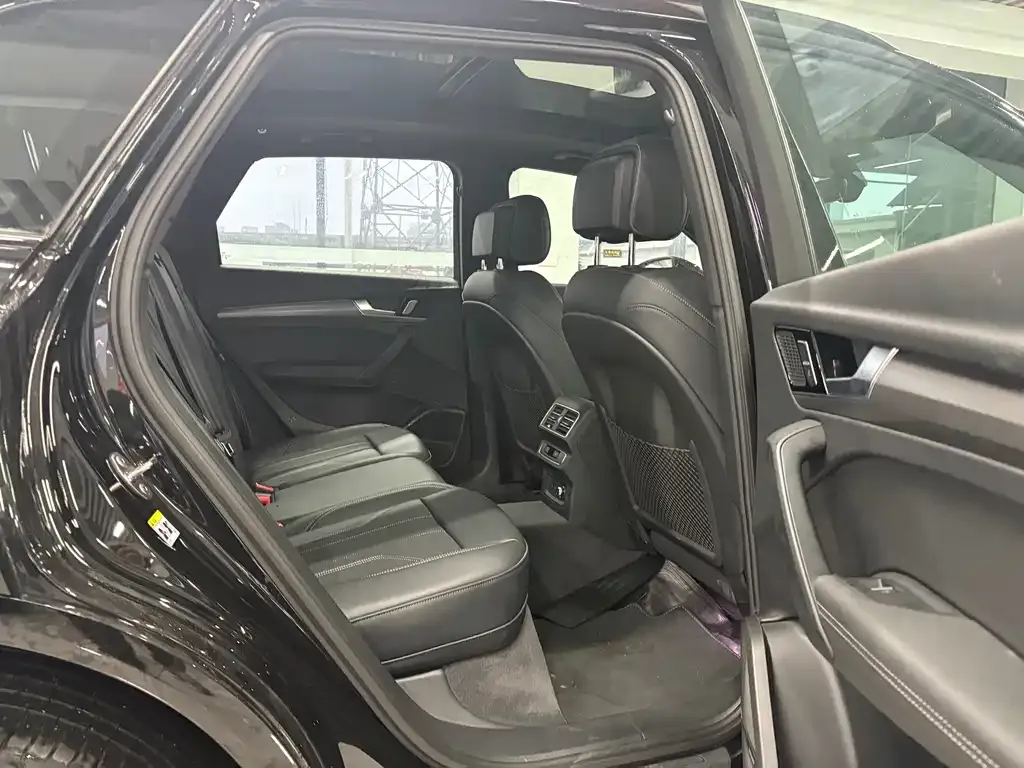 Audi Q5L 2025 из CN, фото 2
