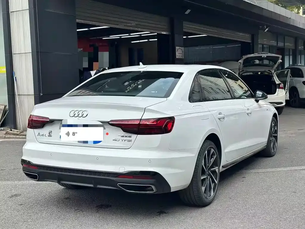 Audi A4L 2023 из CN, фото 5