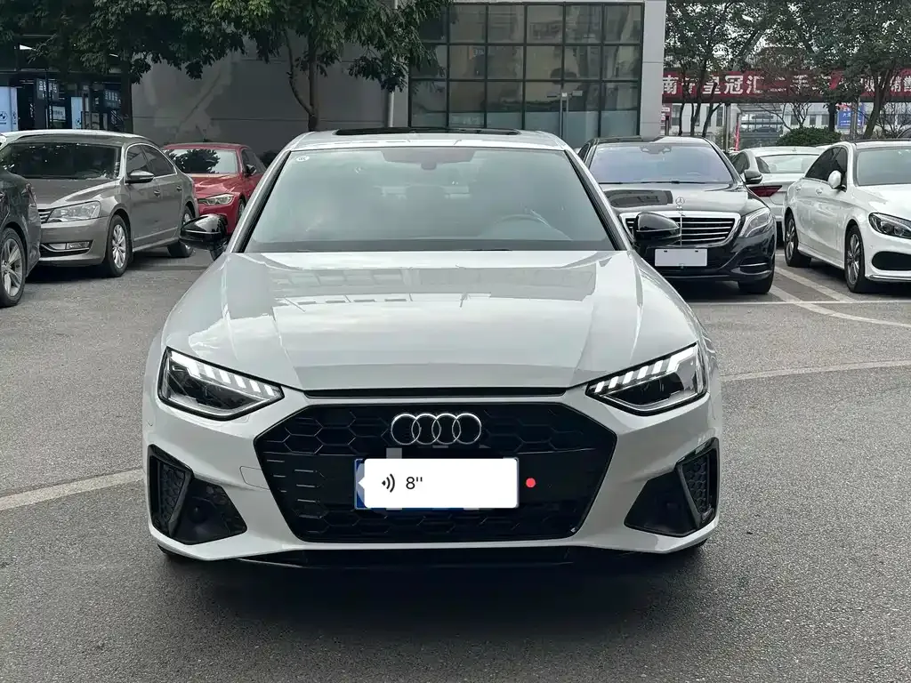 Audi A4L 2023 из CN, фото 2