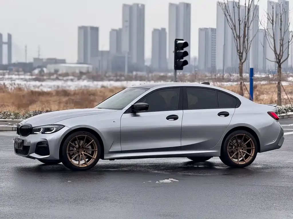 BMW 3 Series 2022 из CN, фото 1