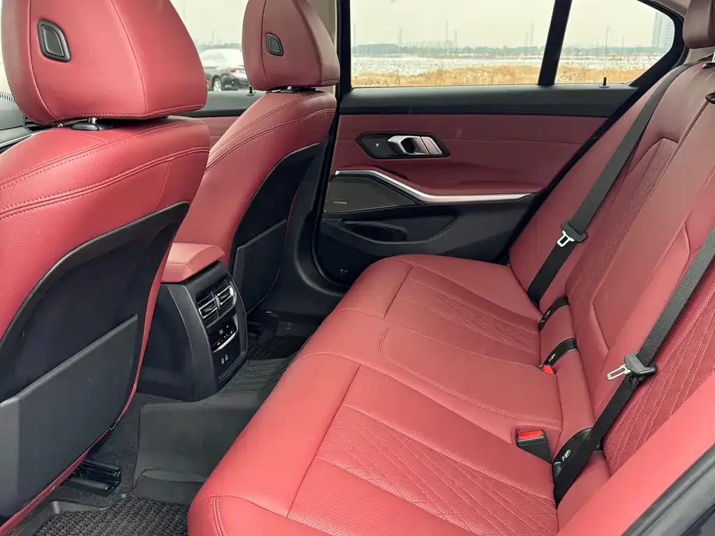 BMW 3 Series 2022 из CN, фото 6