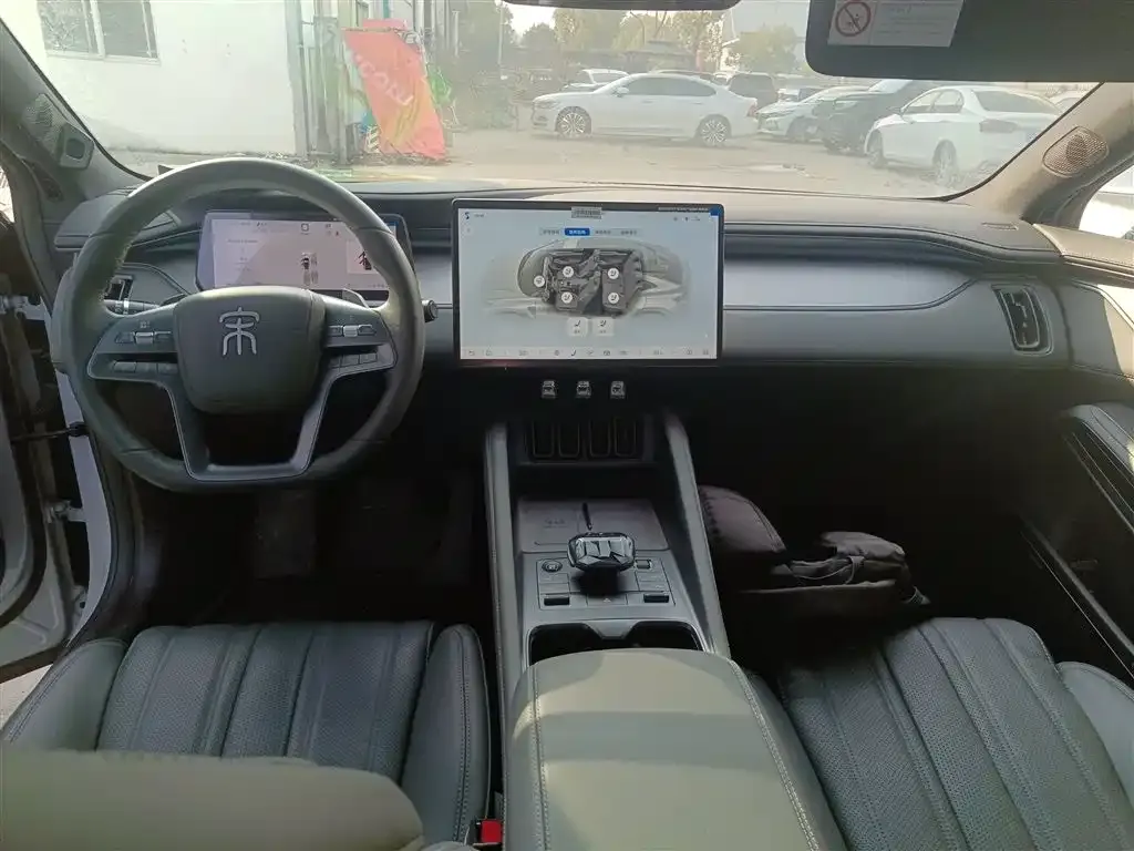 BYD L EV 2025 из CN, фото 8