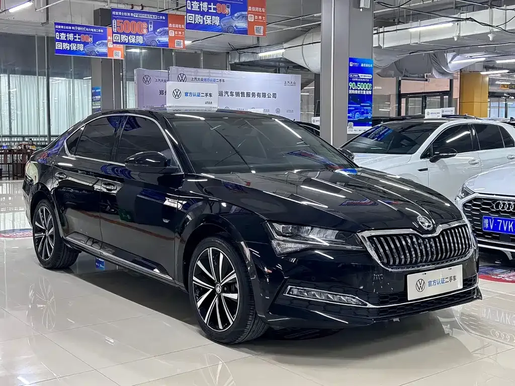 Skoda Superb — фото 10