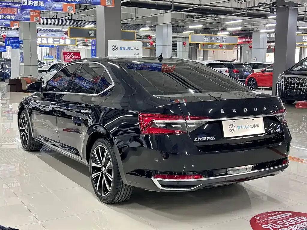 Skoda Superb — фото 5