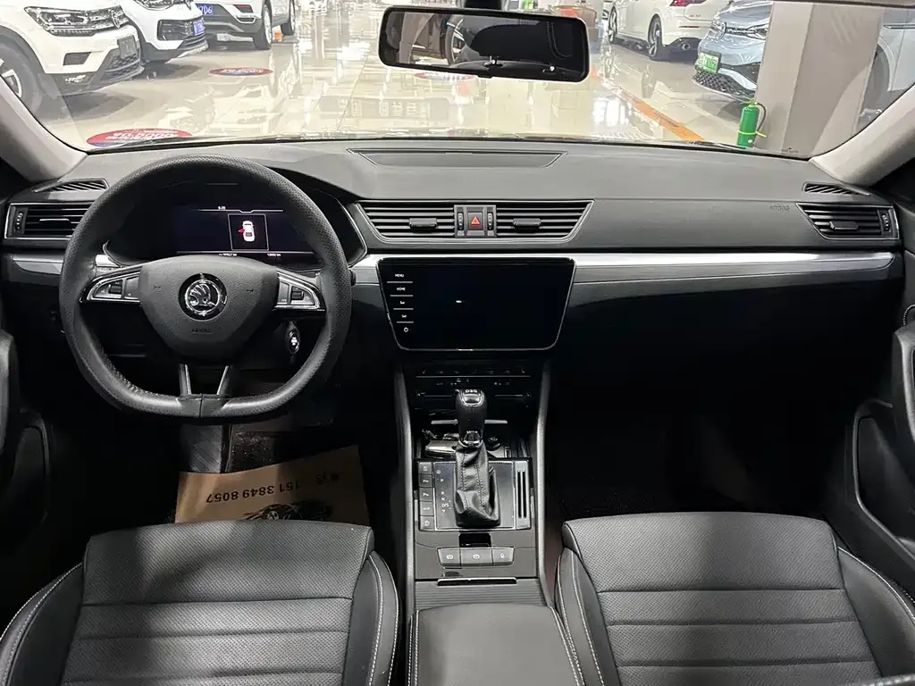 Skoda Superb — фото 9