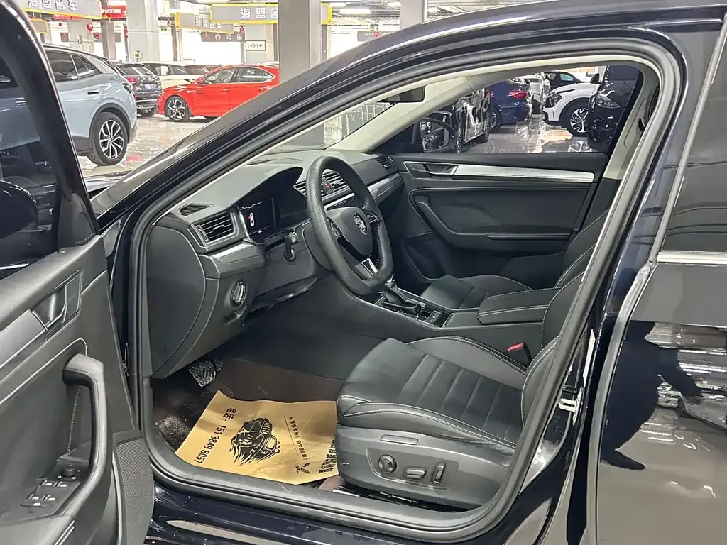 Skoda Superb — фото 7