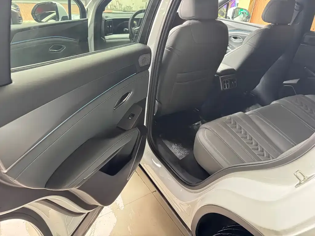 BYD L DM-i 2025 из CN, фото 5