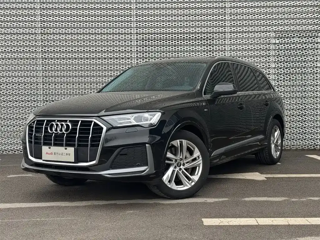 Audi Q7 2023 из CN, фото 1