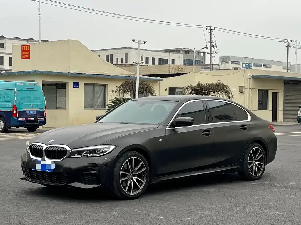 BMW 3 Series 2021 из CN, фото 1