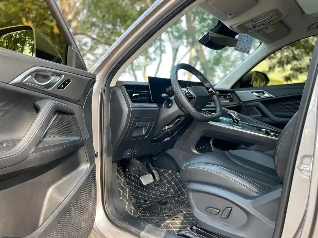 Roewe RX5 — фото 10
