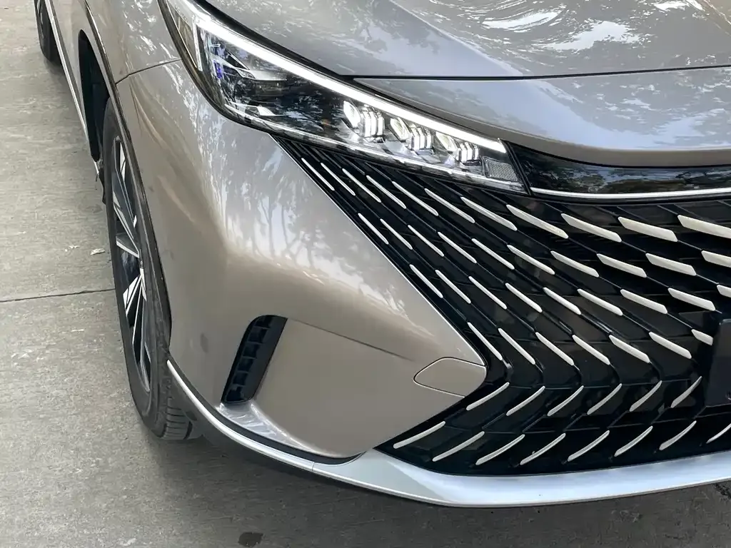 Roewe RX5 — фото 3