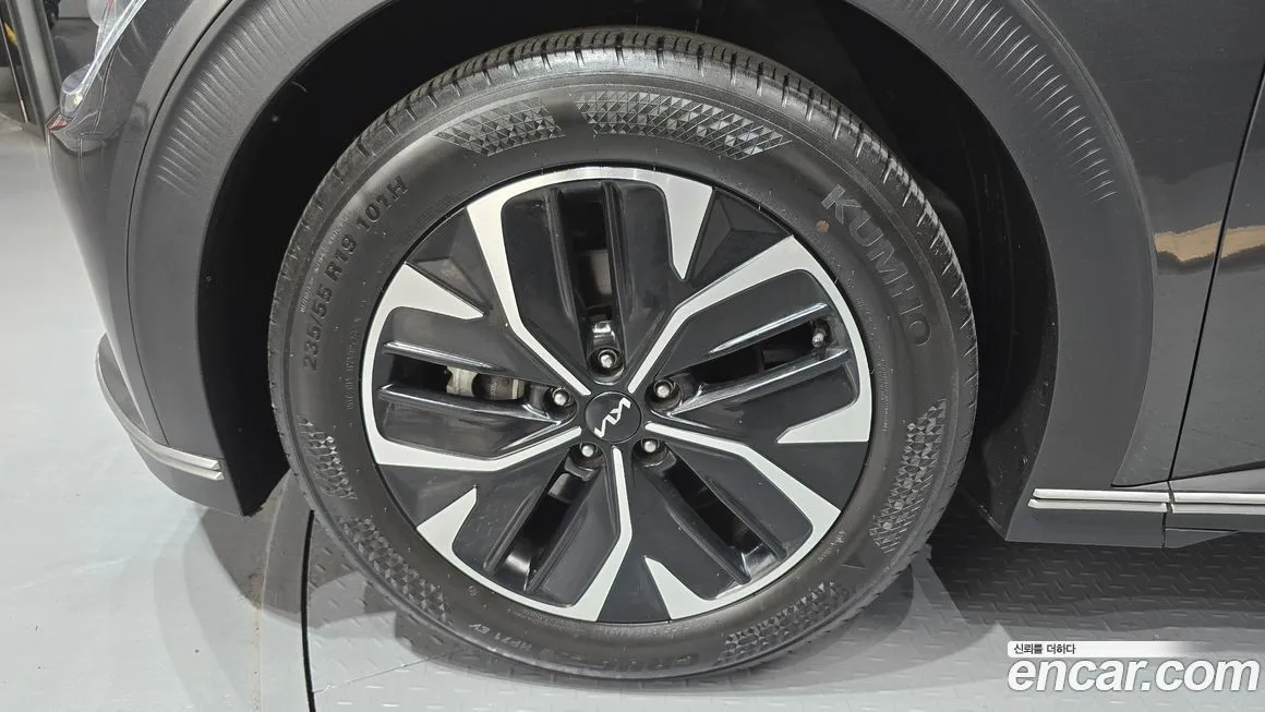 Kia EV6 — фото 9