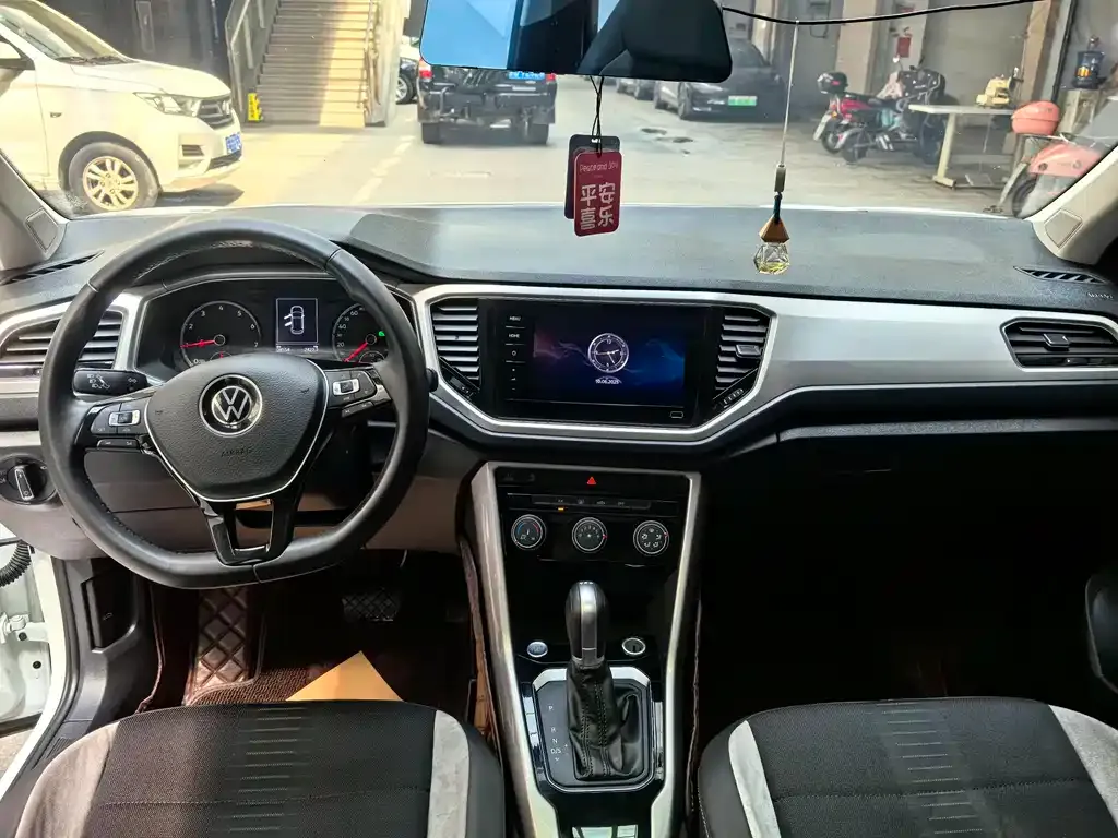 Volkswagen T-Roc 2023 из CN, фото 6